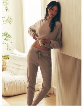 ALO Yoga Muse Joggers Ribbed Lounge - Taupe